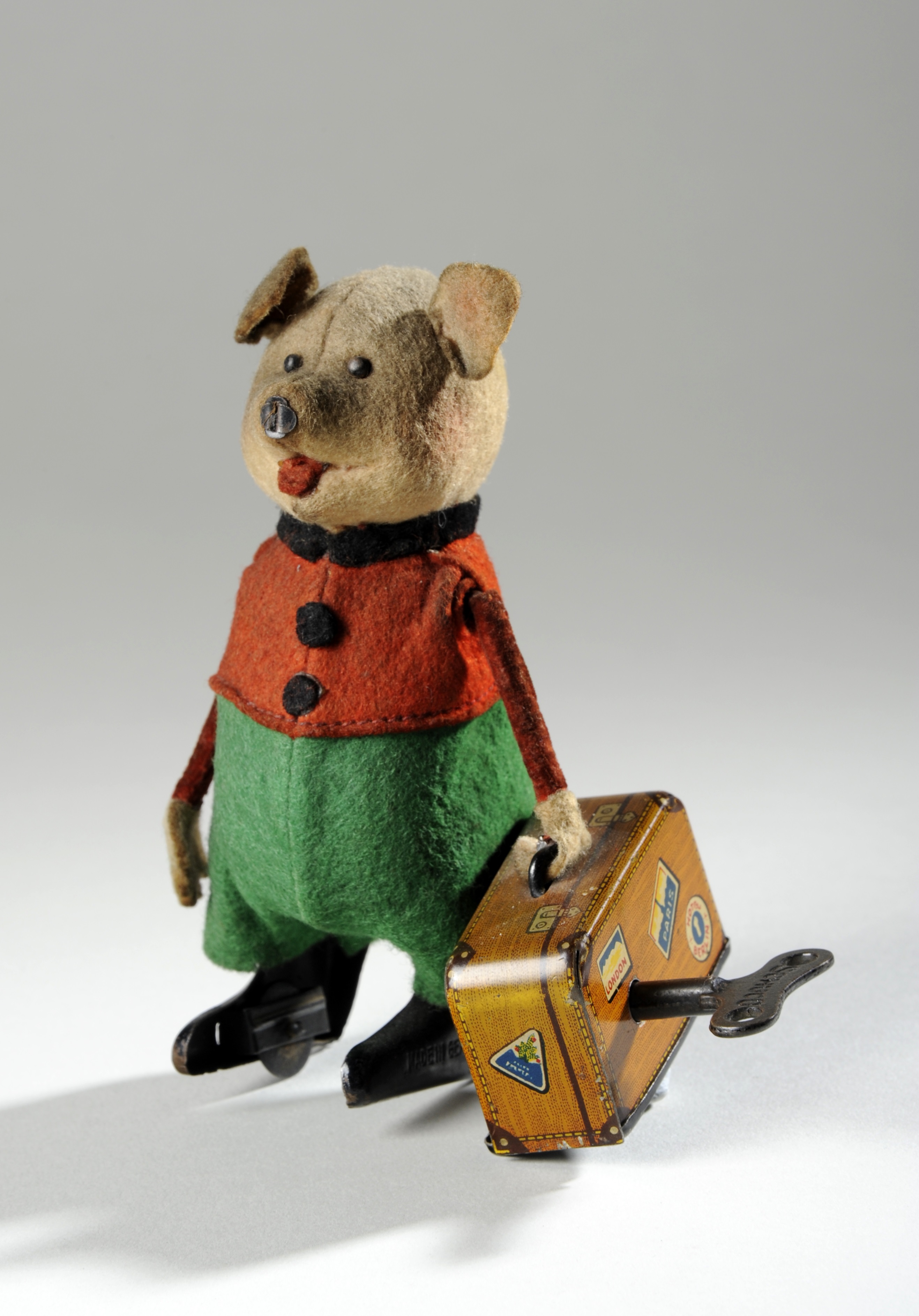 Clockwork toy pig c.1935 made by Schuco