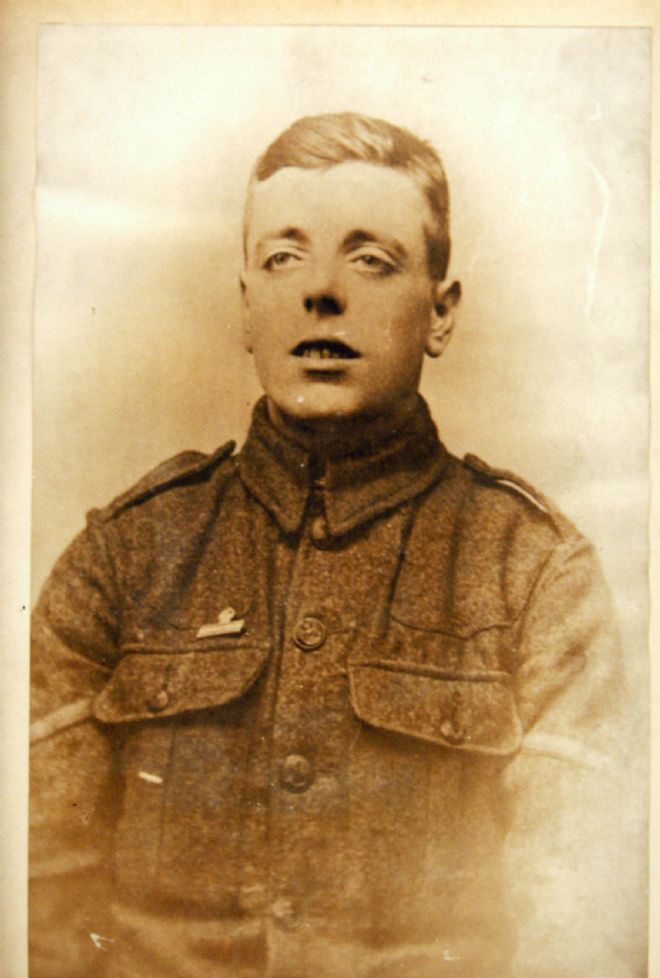 Portrait photograph of WW1 British Soldier George Ryder wearing his military uniform