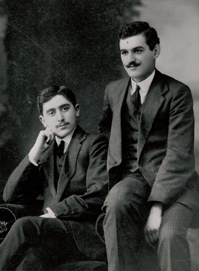 Black and white photo of Simon Marks and Israel Sieff in their twenties