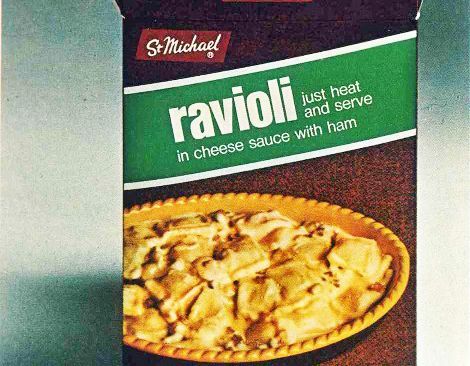 Bag containing ravioli in cheese sauce with ham with a picture of ravioli on the front