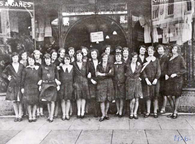 Girls working for M&S at Darlington Northgate in 1926