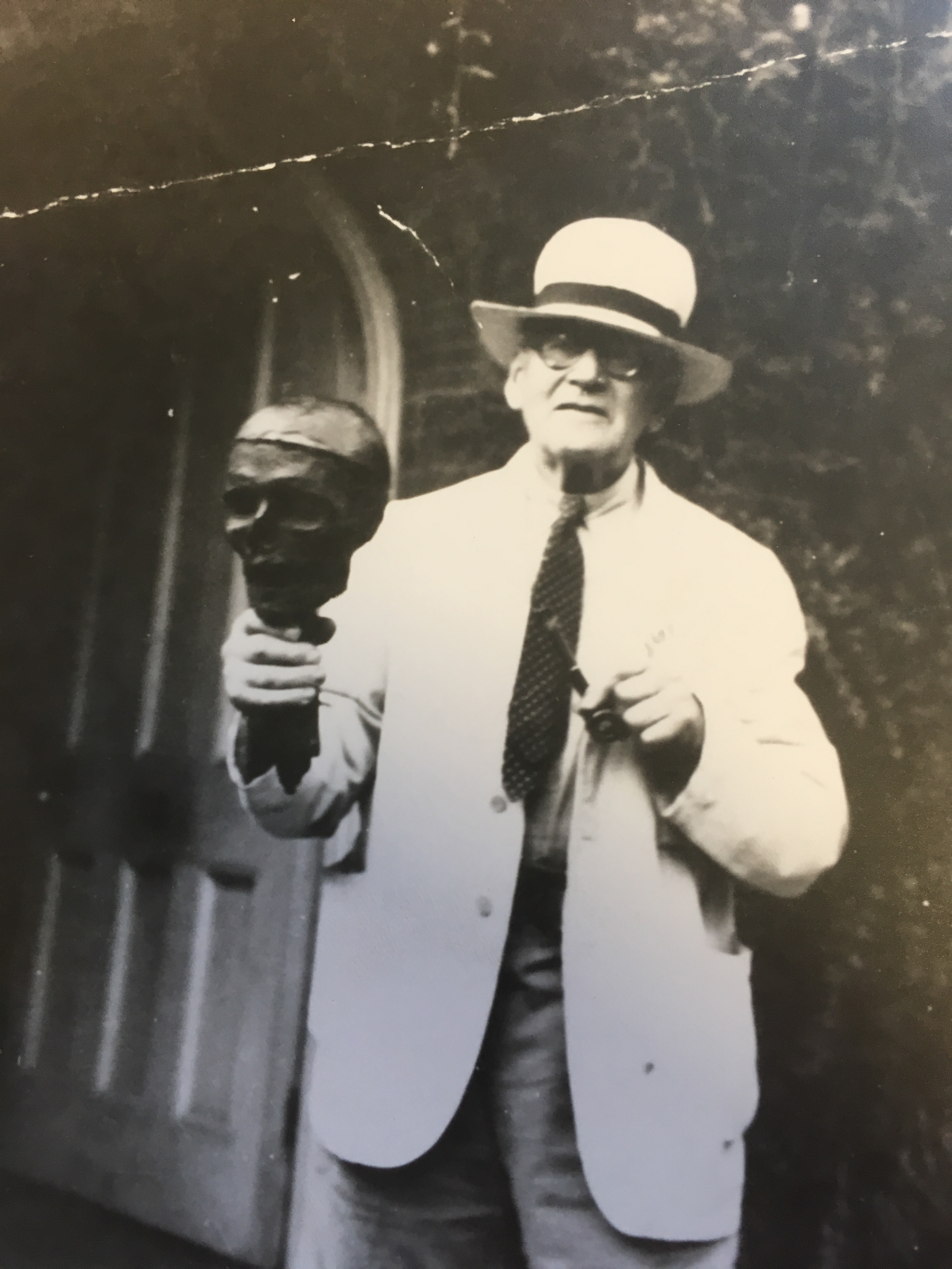 Canon Wilkinson holding Cromwell’s head still on its original spike.