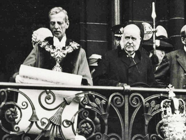 Close up of the King's food proclamation regarding voluntary food rationing being read outside Preston Town Hall in 1917